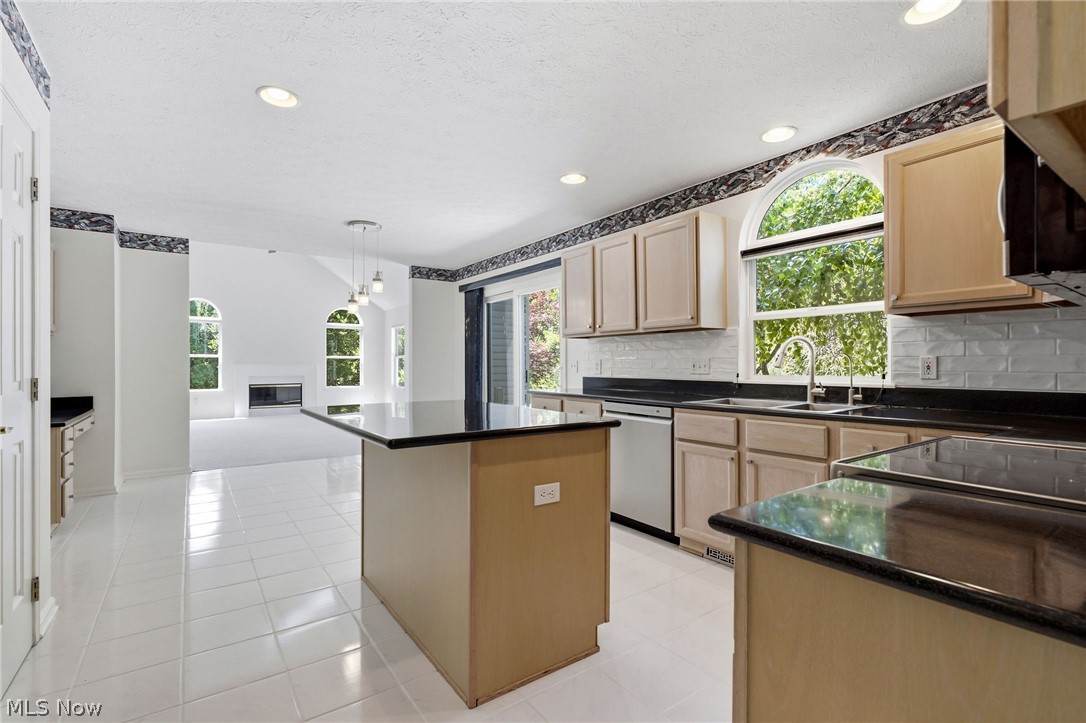 408 Driftwood Court Copley OH 44321