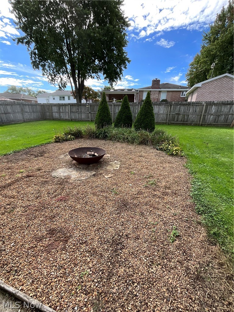 578 Como Street Struthers OH 44471