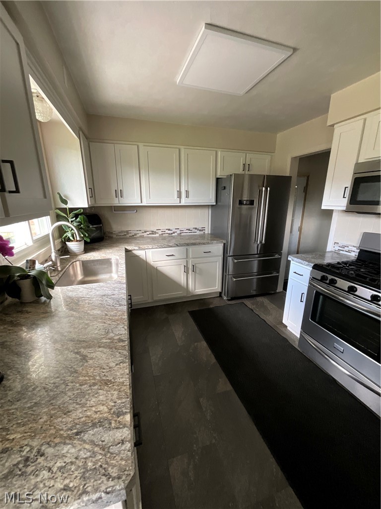 578 Como Street Struthers OH 44471