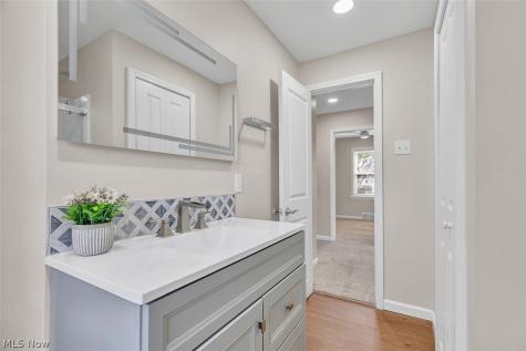 593 Mineola Avenue Akron OH 44320