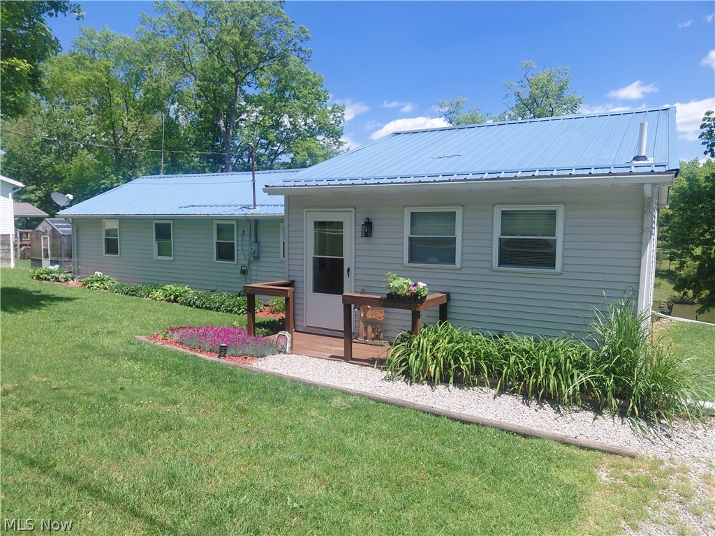 6136 Vo Ash Drive SW Carrollton OH 44615
