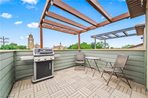 2307 Thurman Avenue Cleveland OH 44113