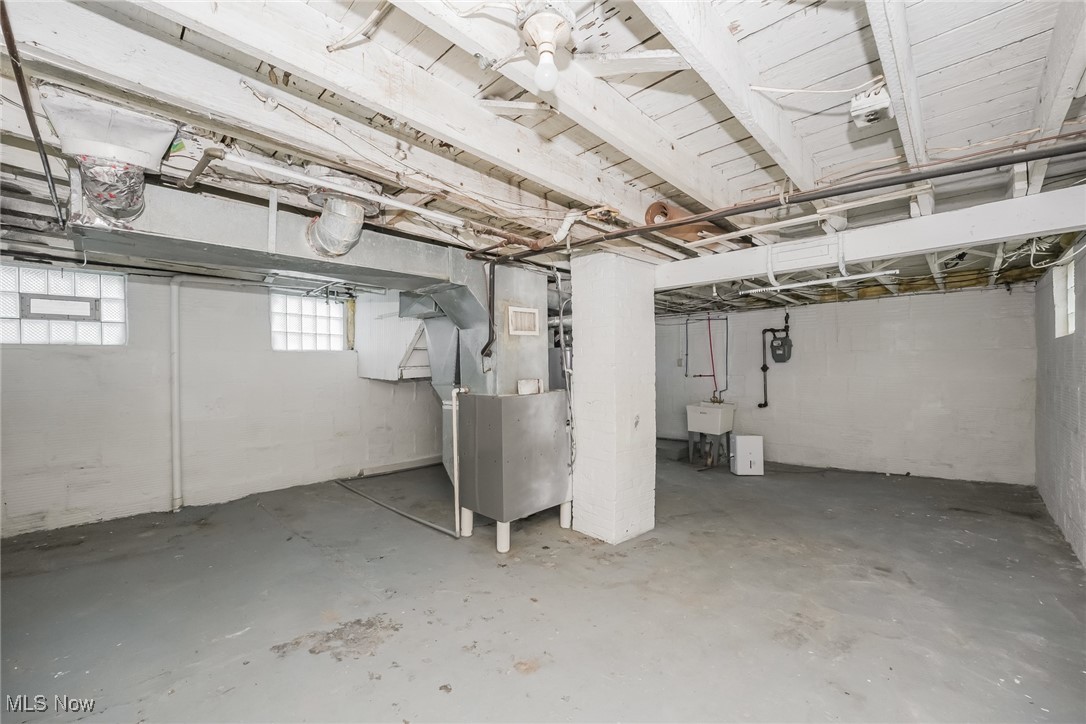 788 Saxon Avenue Akron OH 44314