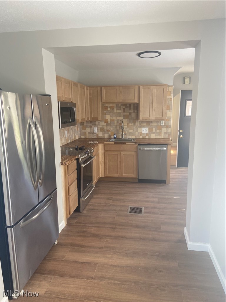 4138 E 154th Street Cleveland OH 44128
