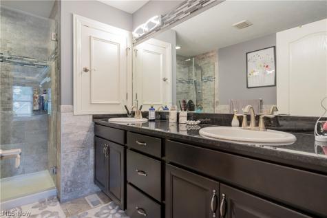 8712 Blue Heron Way Mentor OH 44060