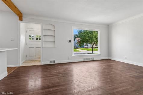 4136 Harwood Road South Euclid OH 44121