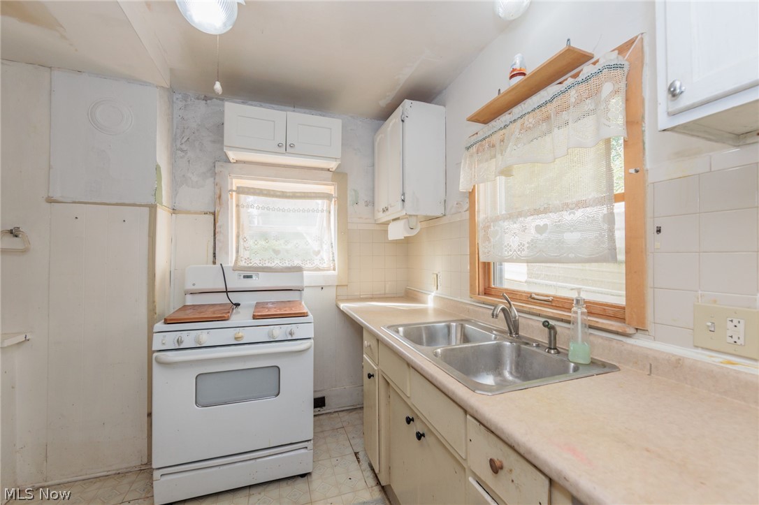 528 Turner Street Elyria OH 44035
