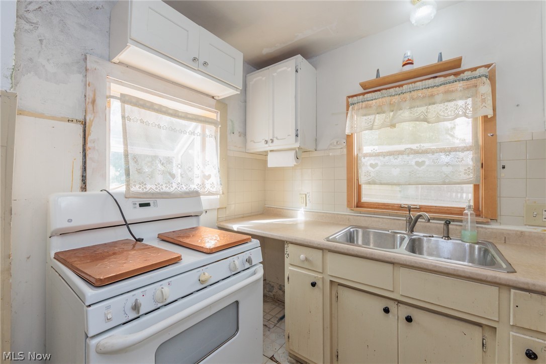 528 Turner Street Elyria OH 44035