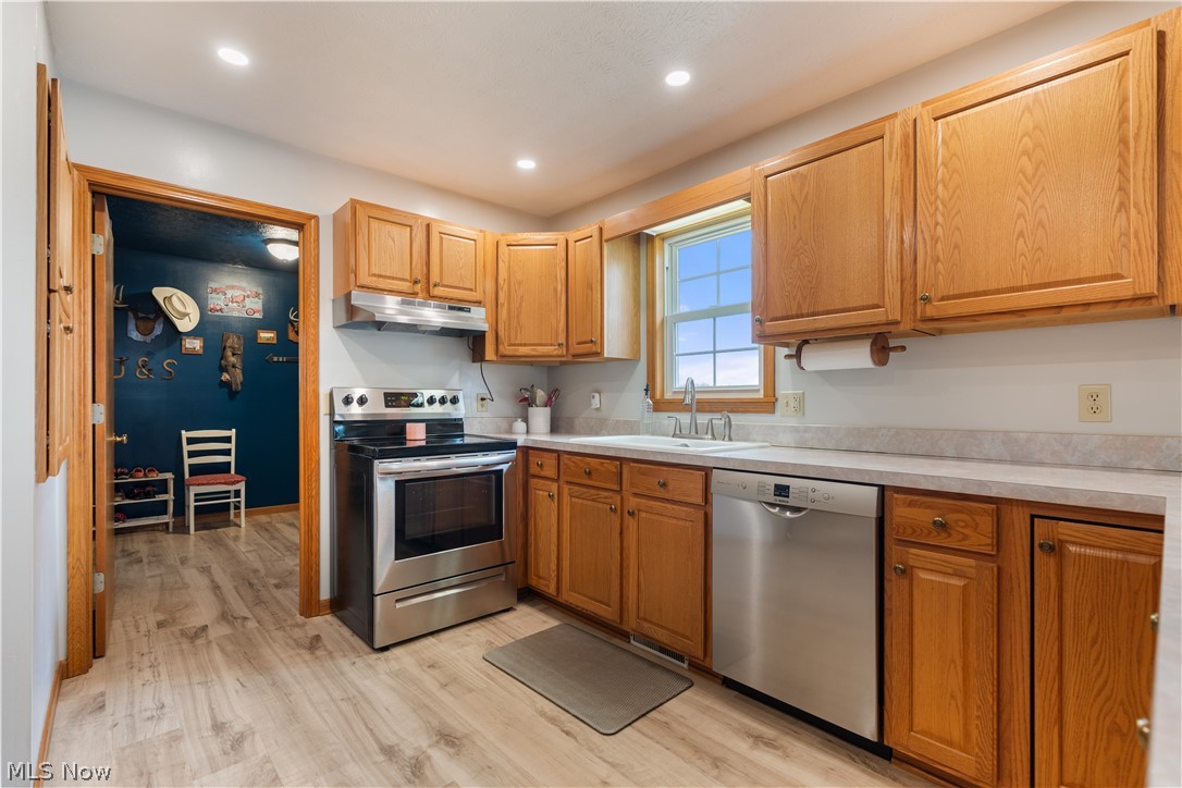 9272 Andora Road NE East Rochester OH 44625