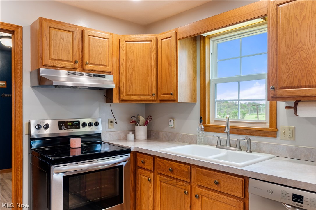 9272 Andora Road NE East Rochester OH 44625
