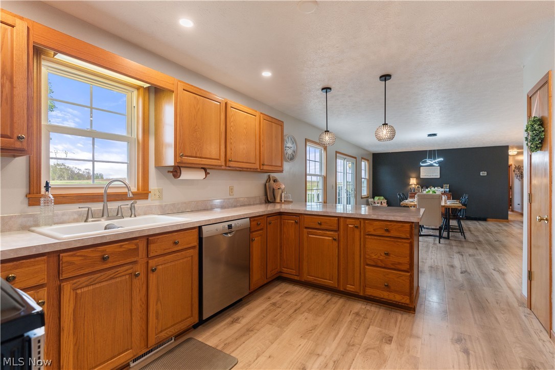 9272 Andora Road NE East Rochester OH 44625