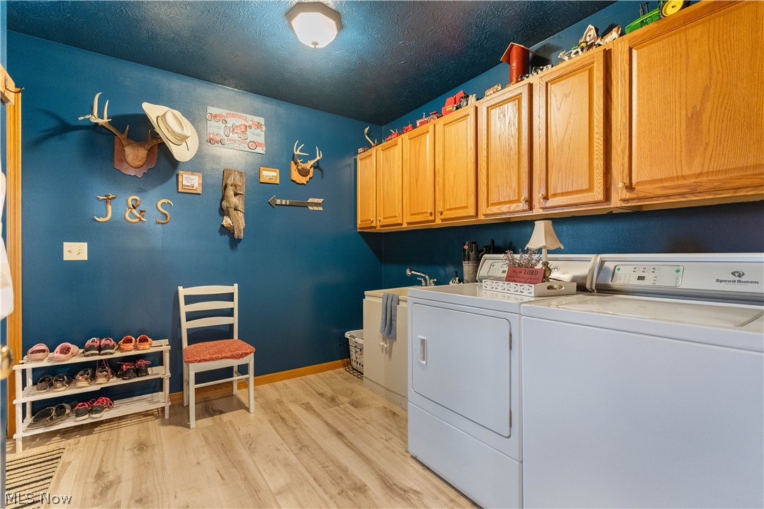 9272 Andora Road NE East Rochester OH 44625