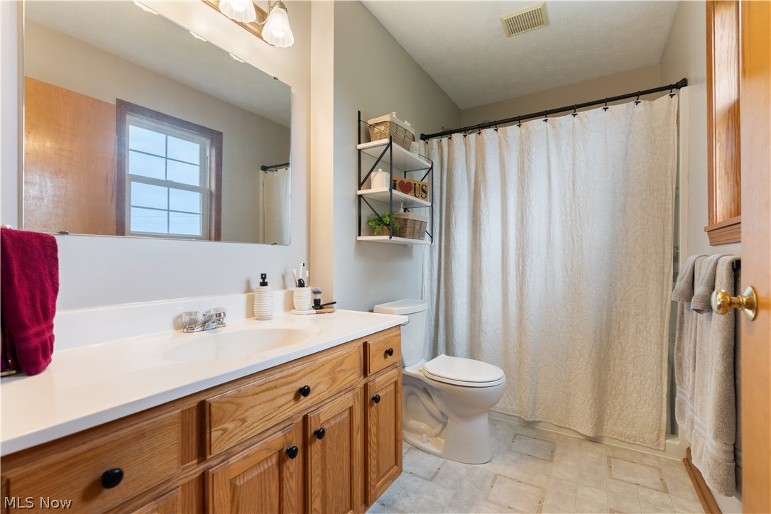 9272 Andora Road NE East Rochester OH 44625