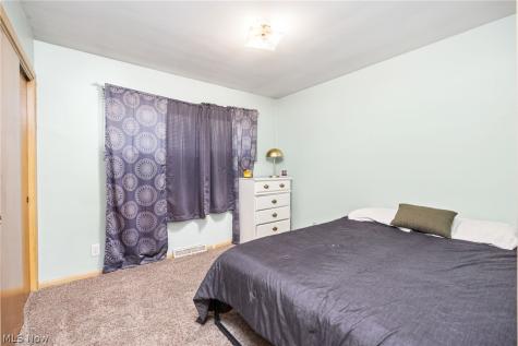 4888 N Sedgewick Road Lyndhurst OH 44124
