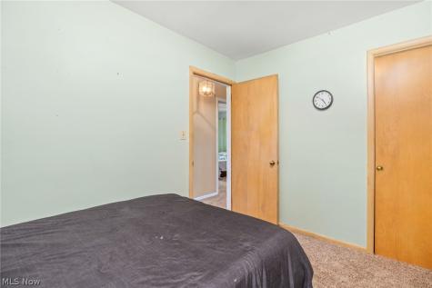 4888 N Sedgewick Road Lyndhurst OH 44124