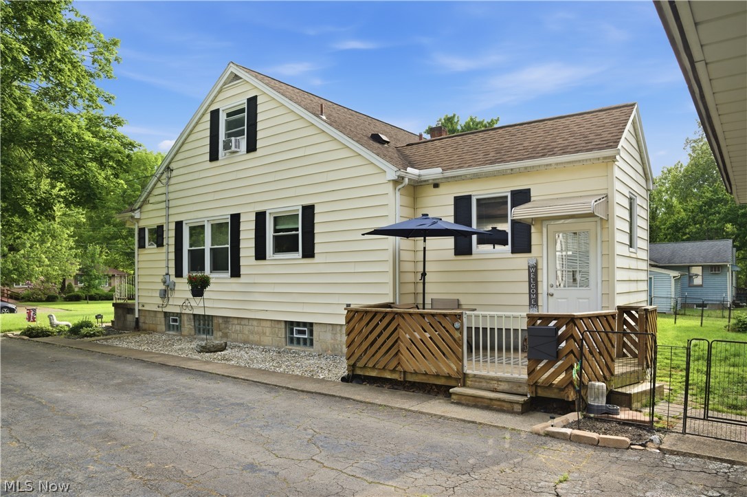 8225 Kenyon Drive SE Warren OH 44484