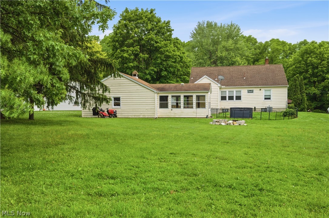 8225 Kenyon Drive SE Warren OH 44484