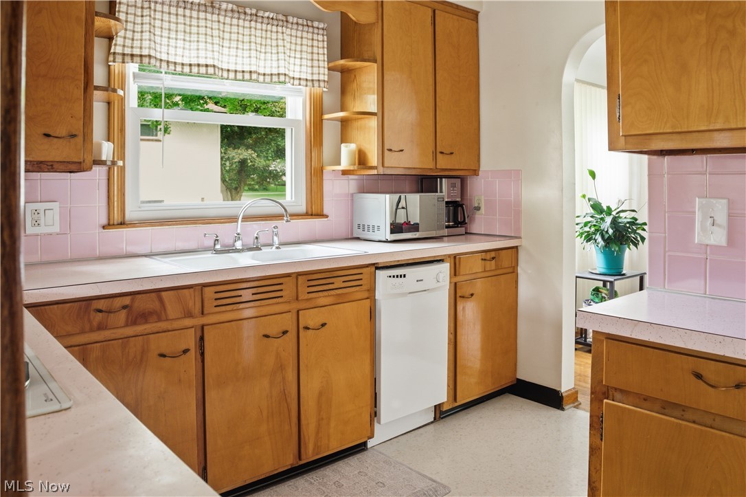 8225 Kenyon Drive SE Warren OH 44484