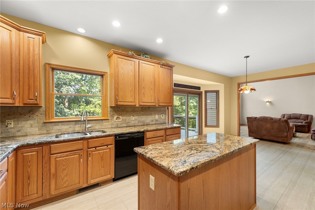 10 Cayuga Trail Malvern OH 44644