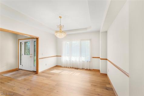 10 Cayuga Trail Malvern OH 44644