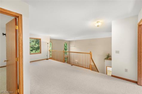 10 Cayuga Trail Malvern OH 44644