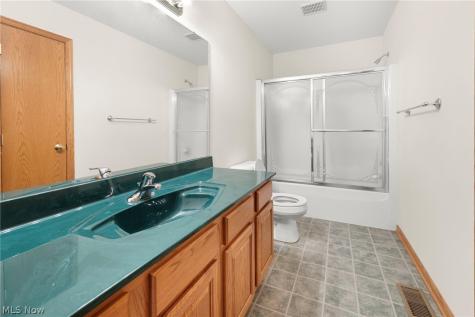 10 Cayuga Trail Malvern OH 44644