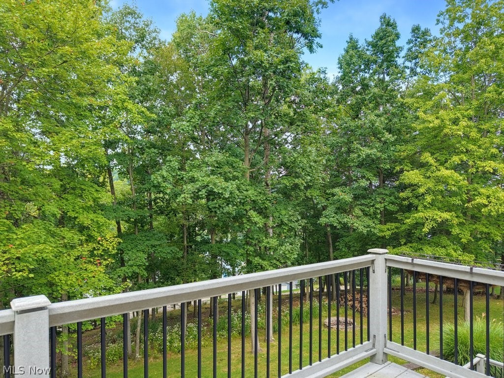 10 Cayuga Trail Malvern OH 44644