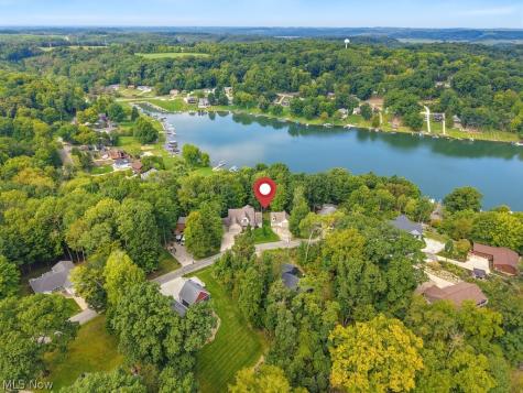 10 Cayuga Trail Malvern OH 44644