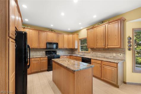 10 Cayuga Trail Malvern OH 44644