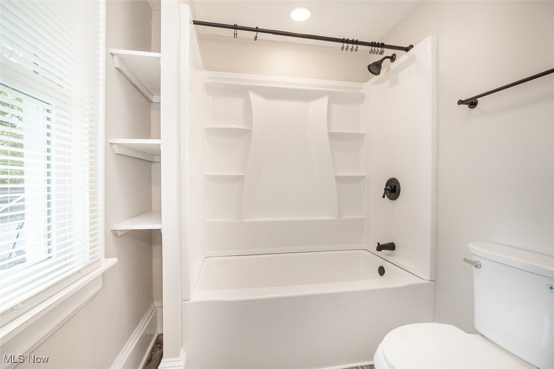 693 Roslyn Avenue Akron OH 44320