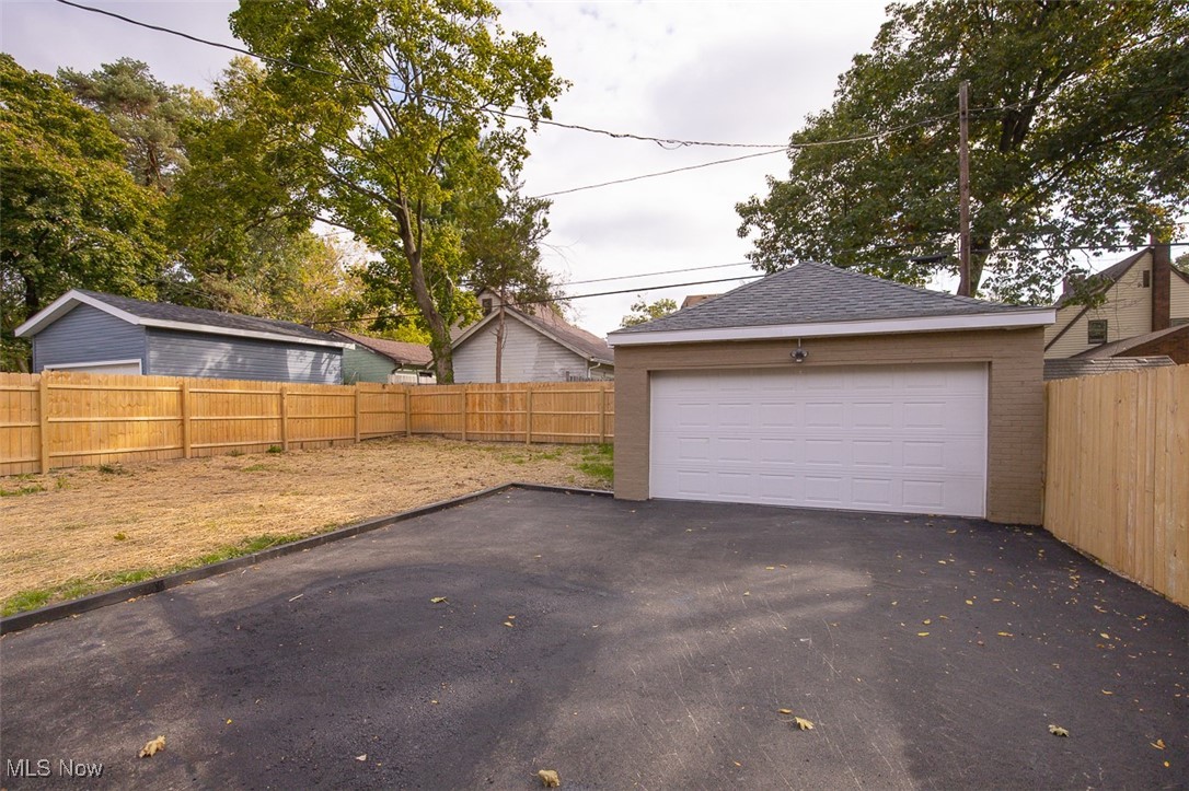 693 Roslyn Avenue Akron OH 44320