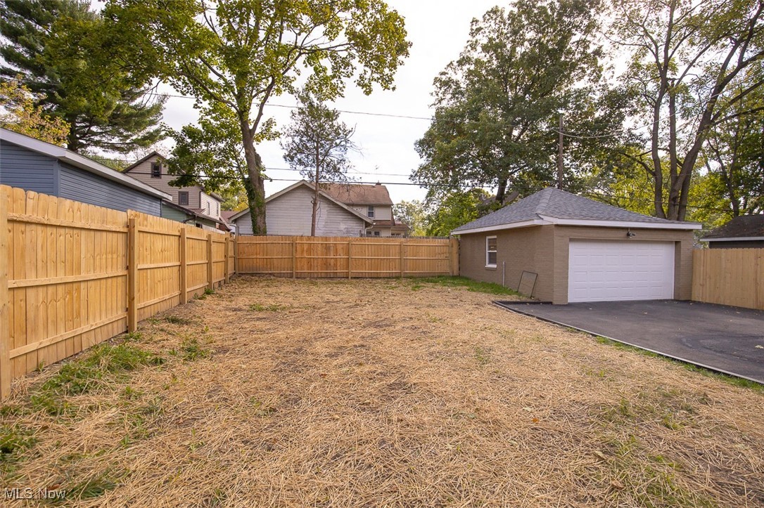 693 Roslyn Avenue Akron OH 44320