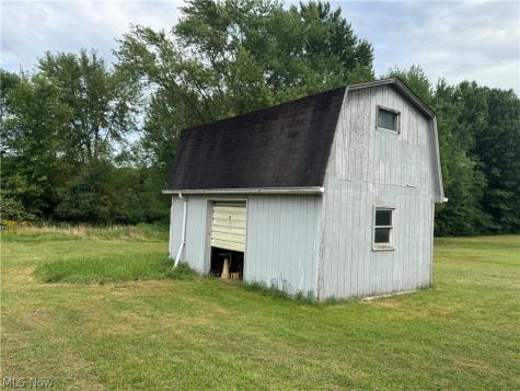 1717 Stillwagon Road Niles OH 44446