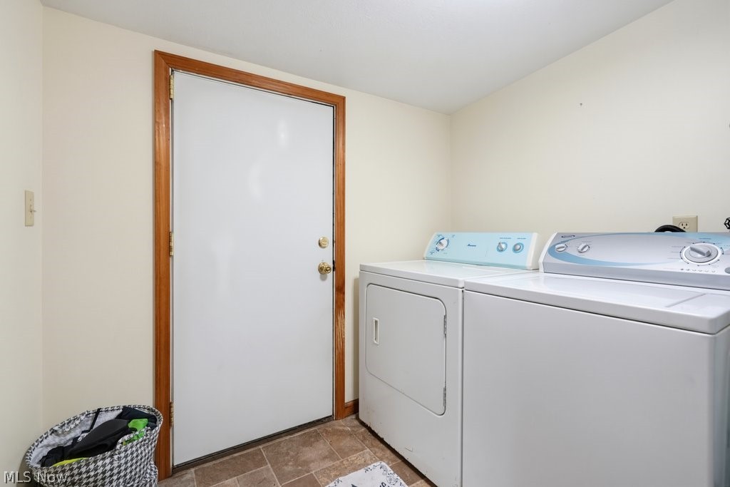 2072 Hilltop Drive Carrollton OH 44615
