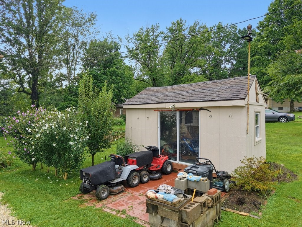 2072 Hilltop Drive Carrollton OH 44615
