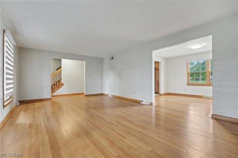 1372 Doncaster Drive Youngstown OH 44511