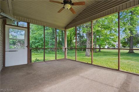 1372 Doncaster Drive Youngstown OH 44511