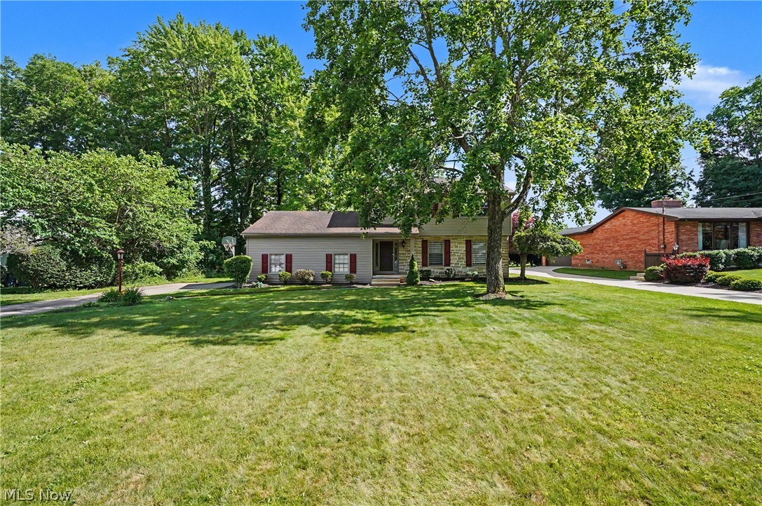 1372 Doncaster Drive Youngstown OH 44511