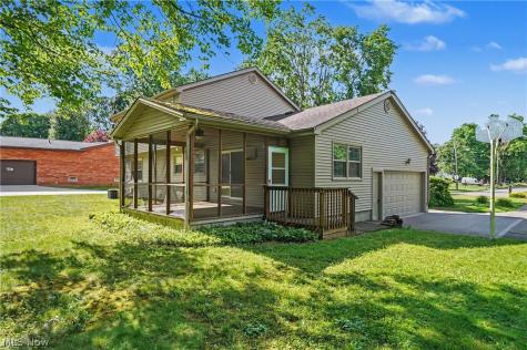1372 Doncaster Drive Youngstown OH 44511