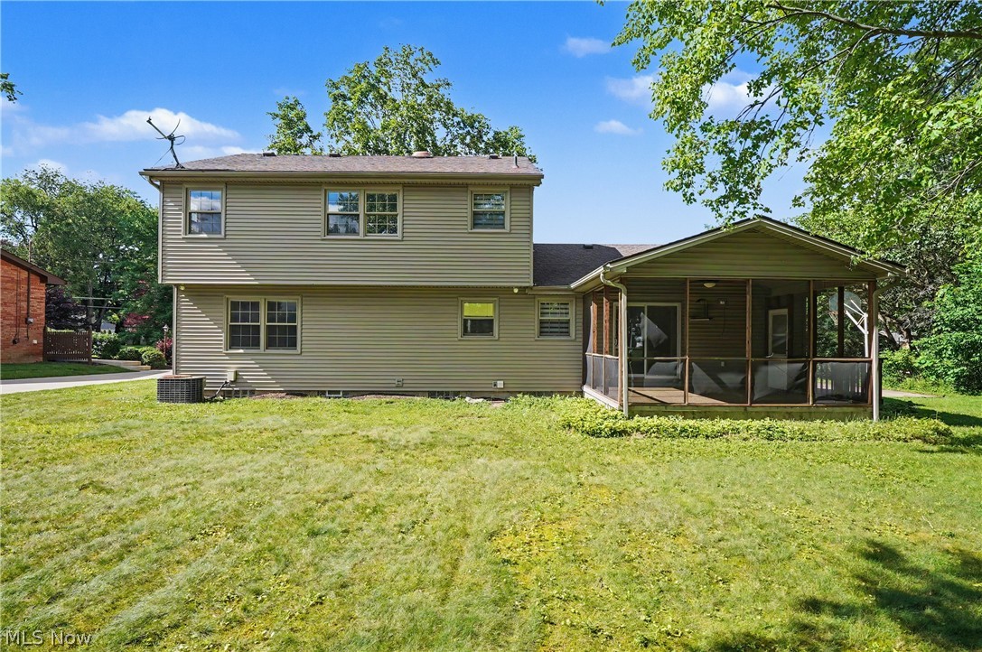 1372 Doncaster Drive Youngstown OH 44511