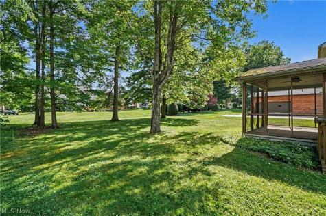 1372 Doncaster Drive Youngstown OH 44511