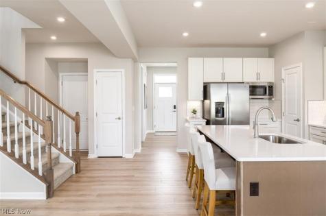 3286 Sandmill Run Amherst OH 44001