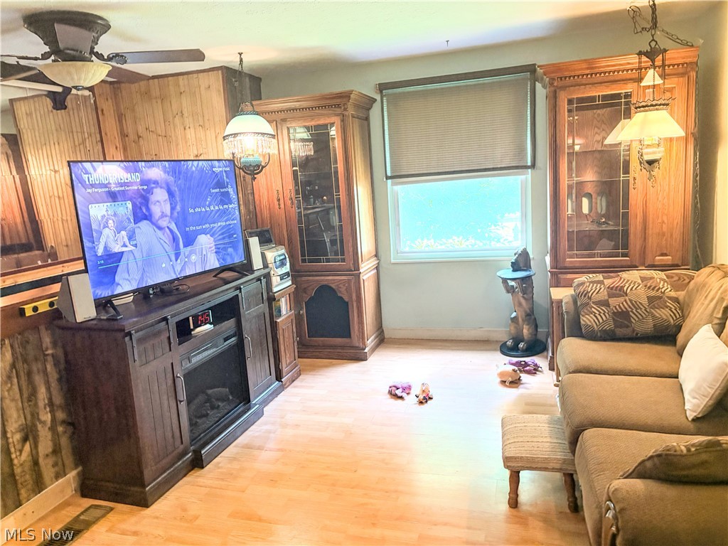 1717 Stirling Road Madison OH 44057
