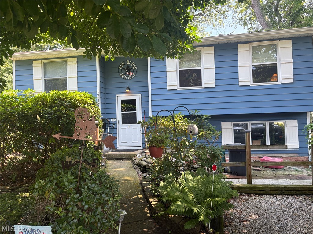 1717 Stirling Road Madison OH 44057