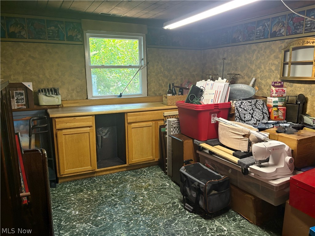 1717 Stirling Road Madison OH 44057