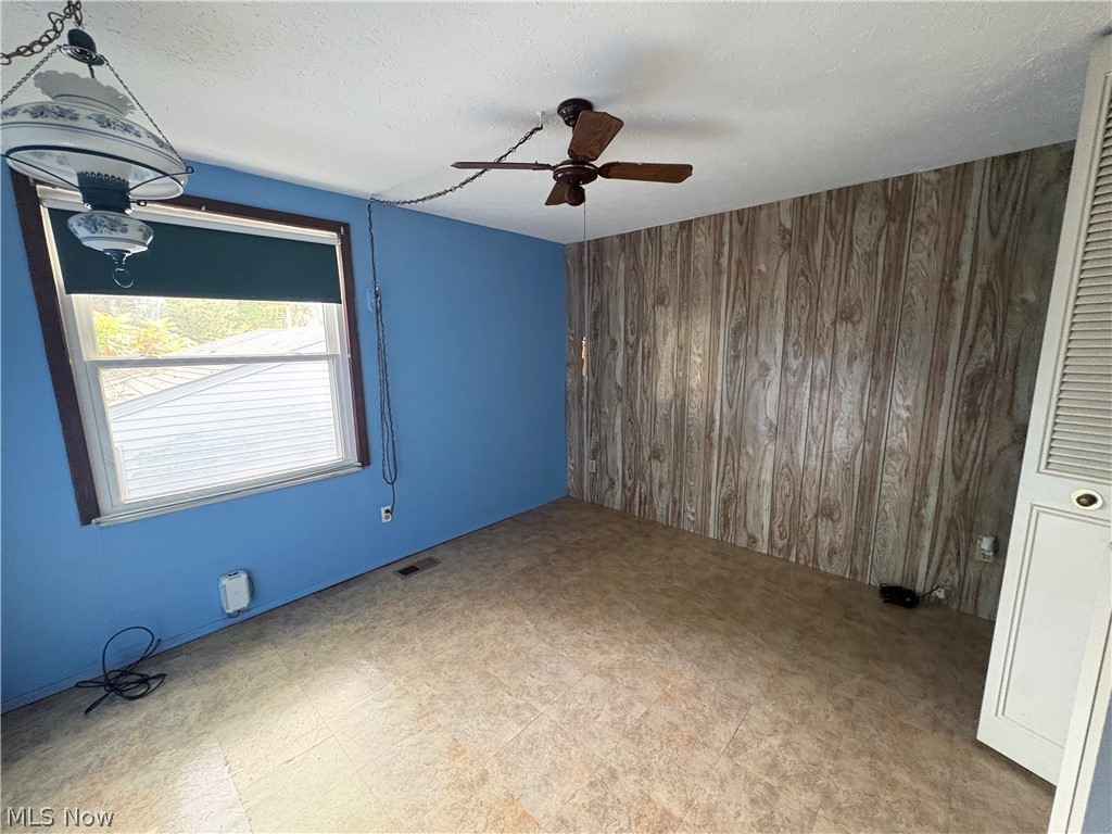 1717 Stirling Road Madison OH 44057