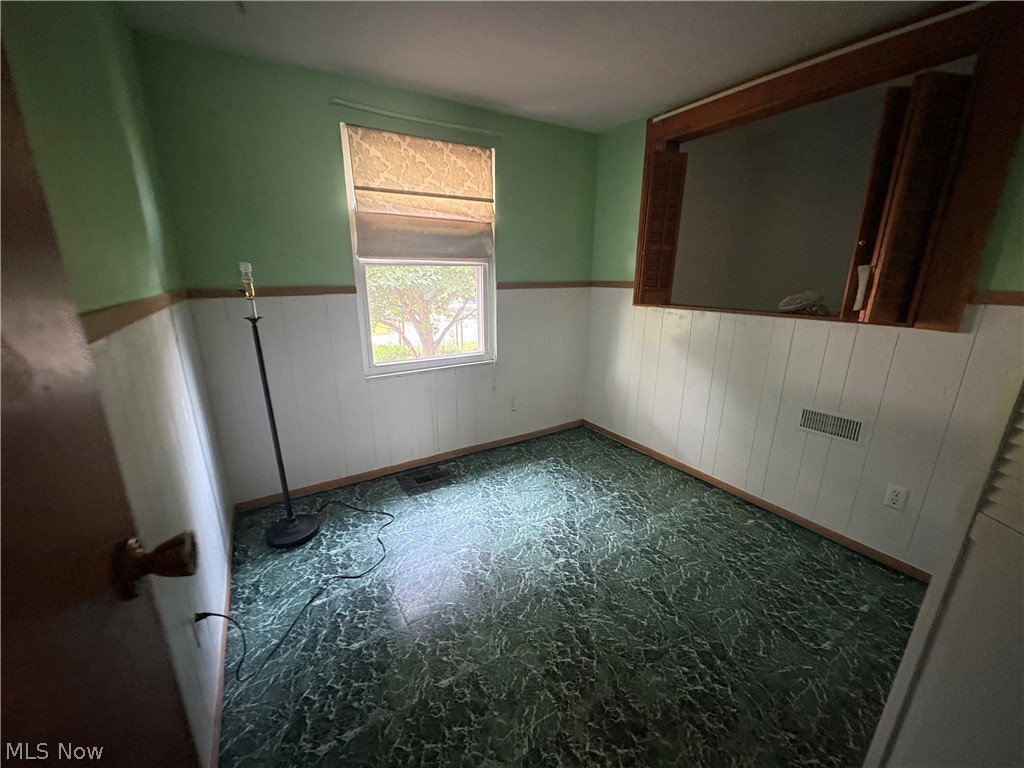 1717 Stirling Road Madison OH 44057