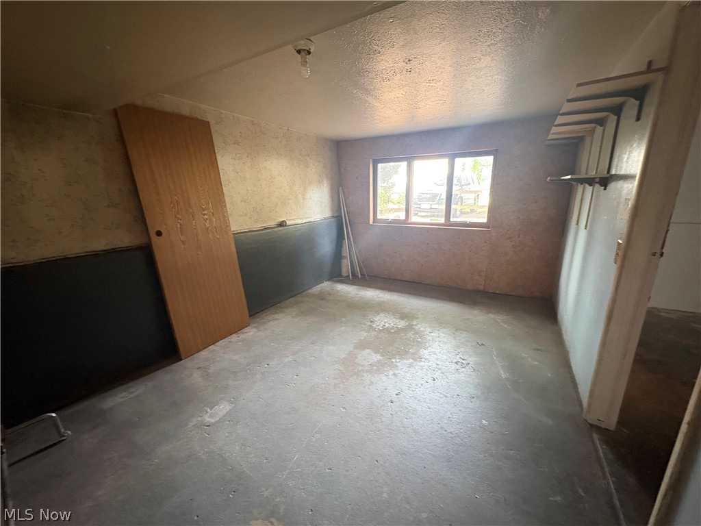 1717 Stirling Road Madison OH 44057