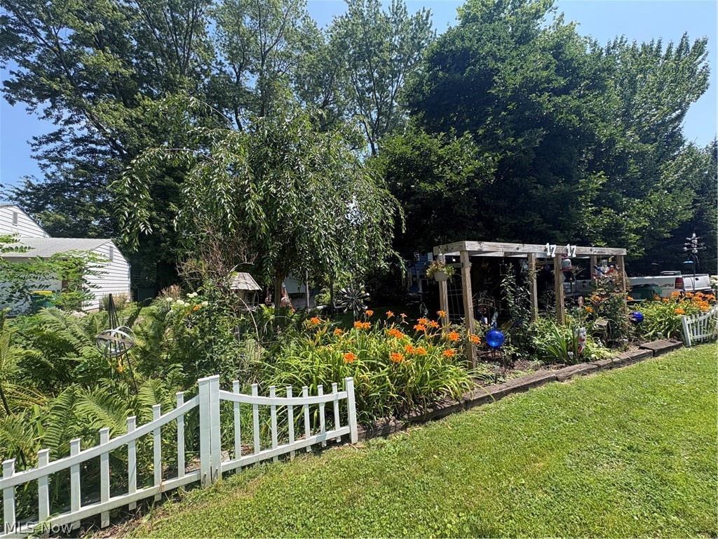 1717 Stirling Road Madison OH 44057