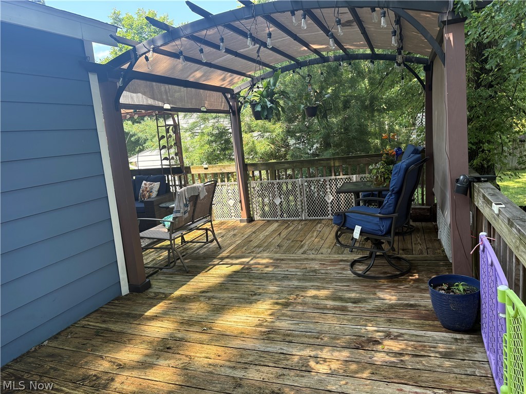 1717 Stirling Road Madison OH 44057